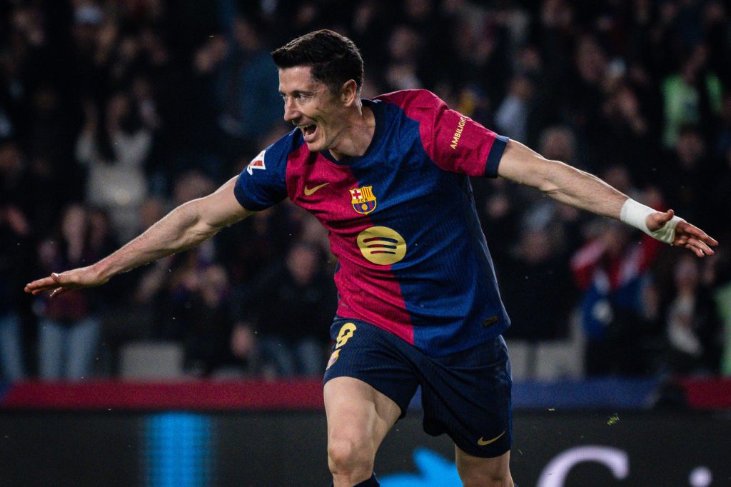 Robert Lewandowski anunta ca paraseste Barcelona