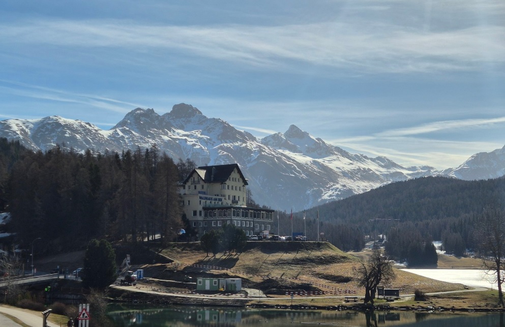 St Moritz isi schimba modelul statiunea de lux dezvolta locuinte accesibile pentru rezidenti