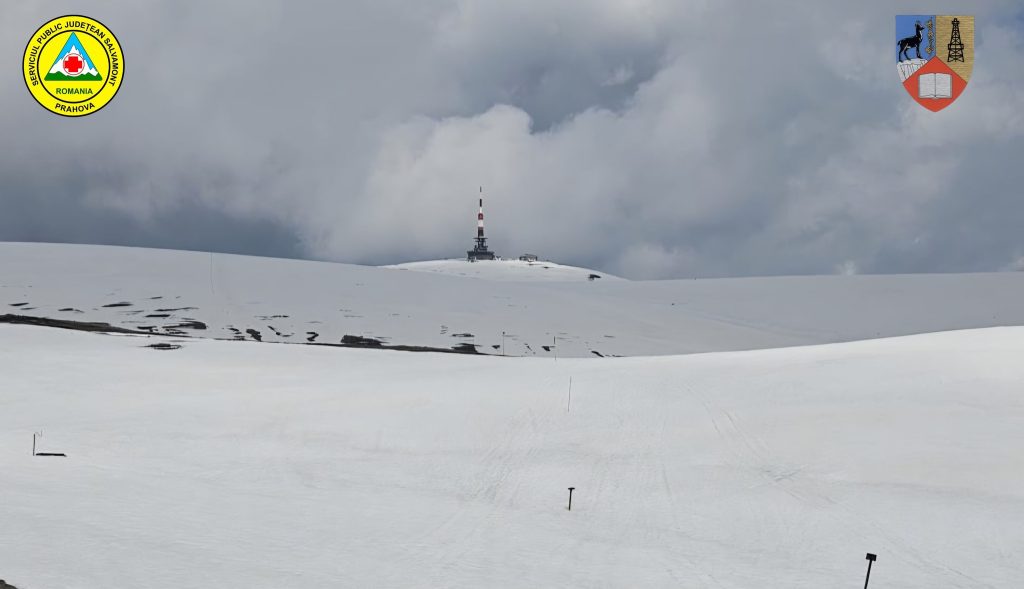 Traseele turistice din Platoul Bucegi sunt inchise Se prognozeaza ploi ninsori si viscol