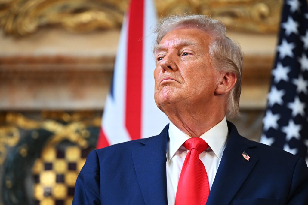 Trump avertizeaza Vrem sa reducem cu mult mai mult de 5000 de soldati din Germania