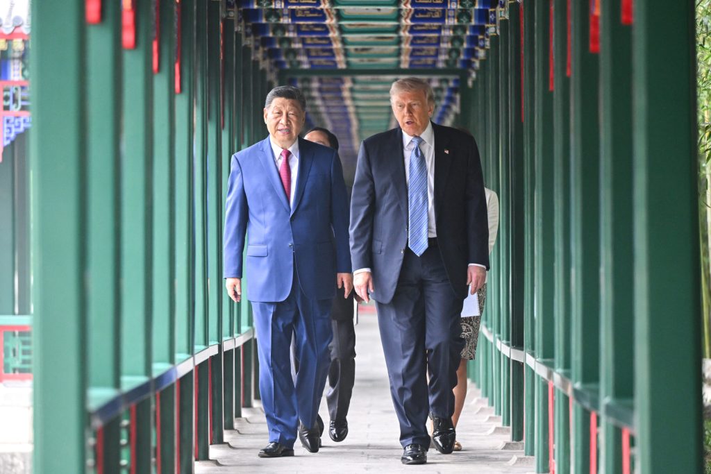 Trump paraseste China fara a lua o decizie cu privire la armele pentru Taiwan Xi Ne vom implica in negocierile cu Iranul