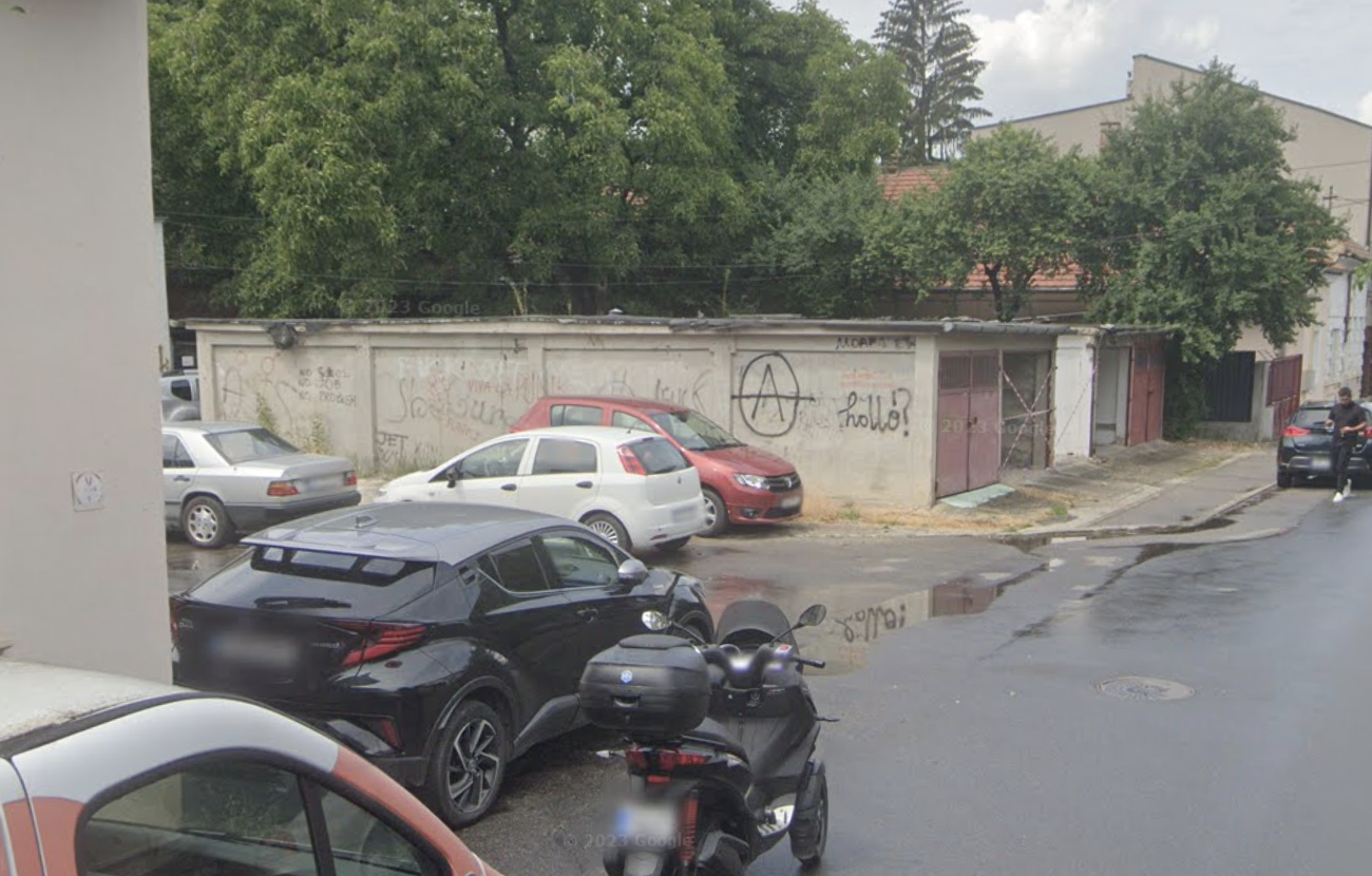 Un indicator a fost distrus într-o furtună acum un an și niciunul nu a fost reconstituit: Intersecție periculoasă în Cluj, unde șoferii sunt redirecționați zilnic pe contrasens. 2 Un indicator a fost distrus intr o furtuna acum un an si niciunul nu a fost reconstituit Intersectie periculoasa in Cluj unde soferii sunt redirectionati zilnic pe contrasens