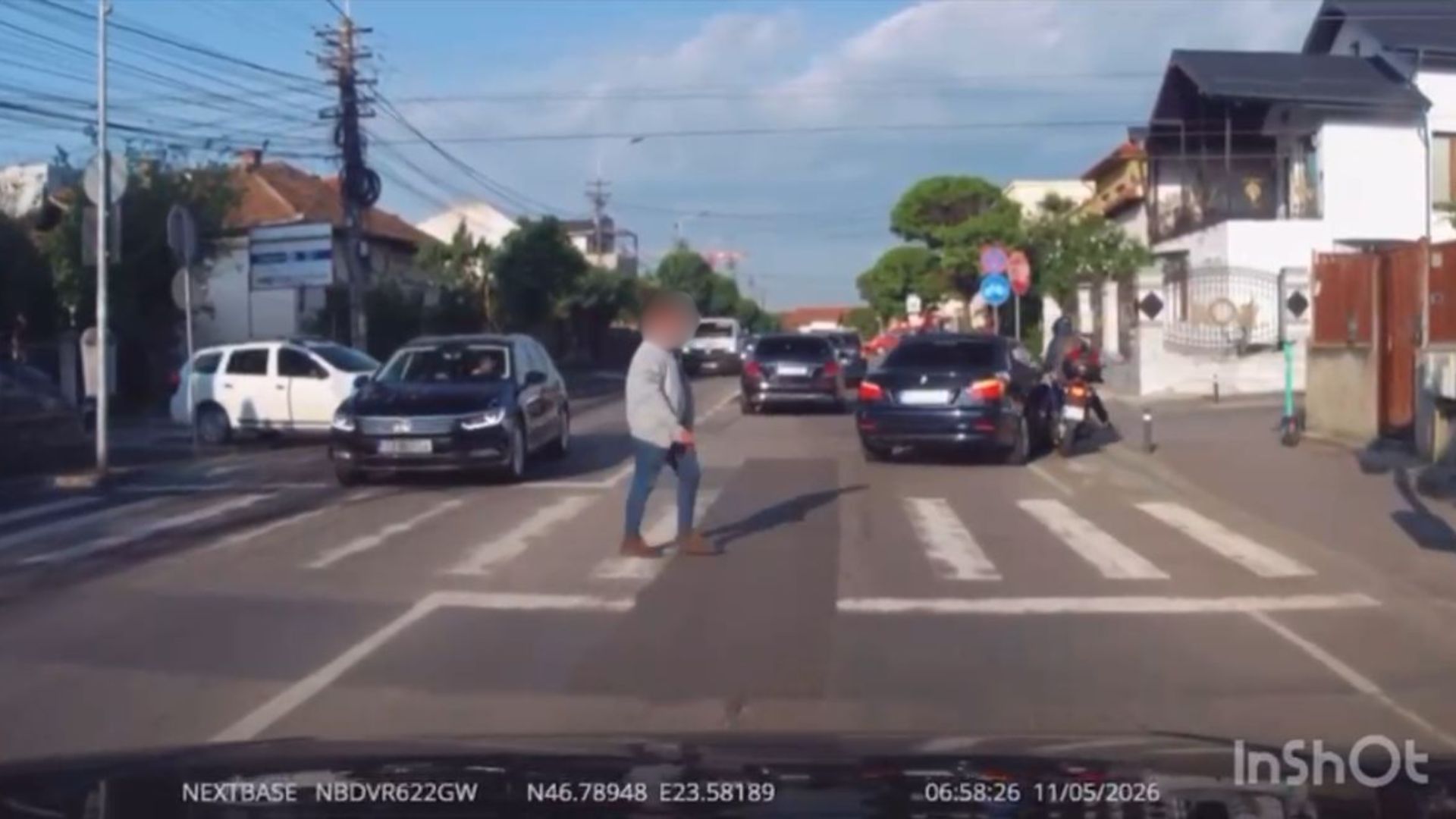 VIDEO Motociclist din Cluj ranit dupa ce un sofer i a taiat brusc calea fara sa se asigure Totul s a intamplat intr o clipa