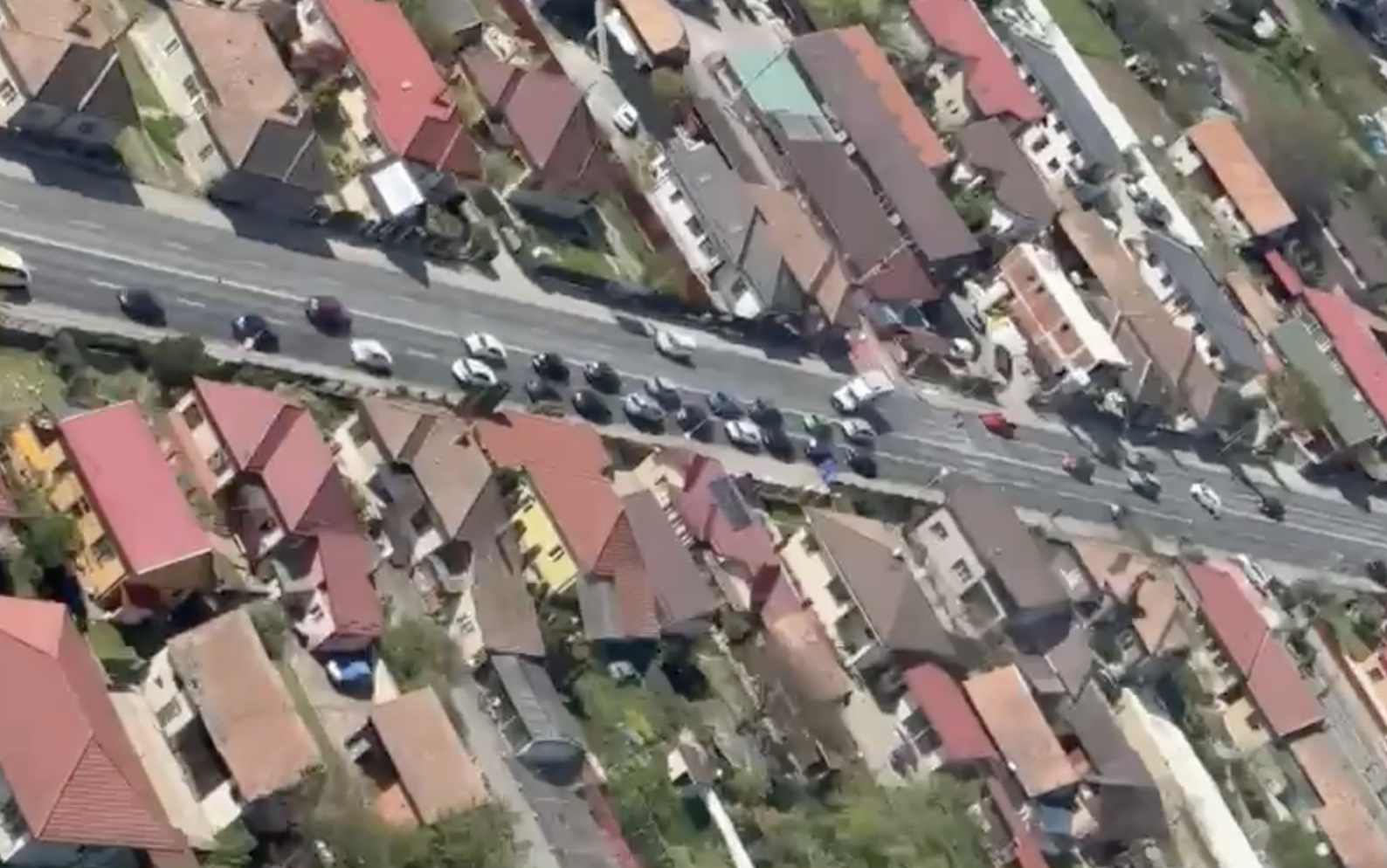 VIDEO Politistii din Cluj supravegheaza traficul de 1 Mai din aer Cum se desfasoara circulatia in prezent pe iesirile din Cluj Napoca spre Floresti si Gilau