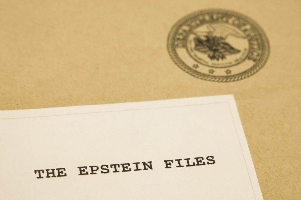ancheta franceza privind jeffrey epstein se extinde aproximativ 10 noi presupuse victime au fost incluse in dosar
