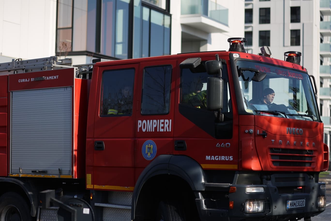 incendiu in bucuresti la restaurantul la cocosatu renumit pentru mici 20 de persoane au fost evacuate