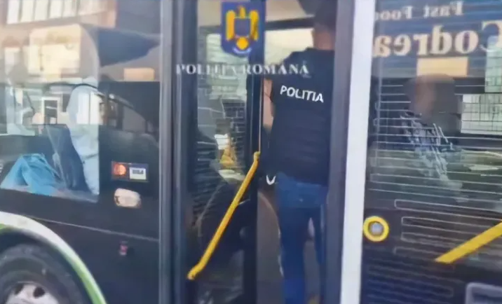 jaf de tip cinematografic in cluj napoca un barbat agresat si jefuit de 20000 de lei dupa ce a coborat din autobuz a fost urmarit hotul a fost prins