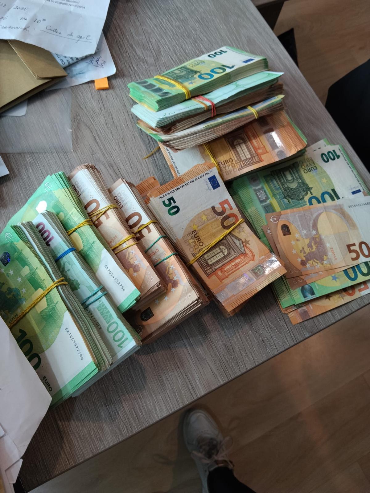 Stenograme: „Lasă, îi spun direct lui Marin Andrei”. Procurori din Constanța acuzați de corupție, cu sume de bani în birou, intervenții în anchete și presiuni asupra ISU. 2 lasa ii spun direct lui marin andrei procurori din constant acuza ti de coruptie cu sume de bani in birou interventii in anchete si presiuni asupra ISU