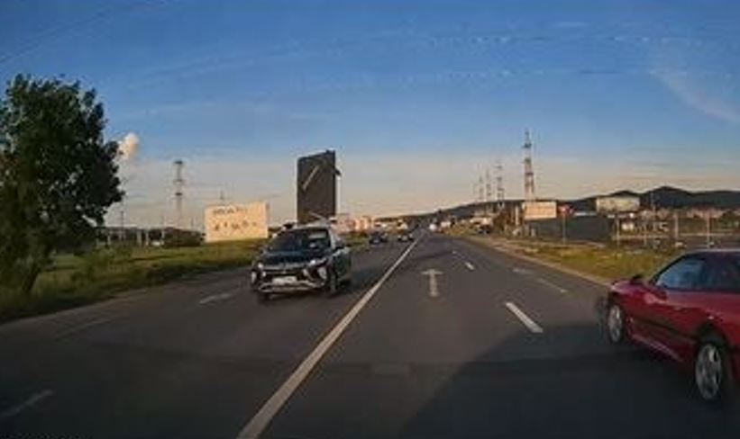 video cluj cum sa nu transpori ceva pe main a czut complet mpreun cu suporturile pe mainile din spate