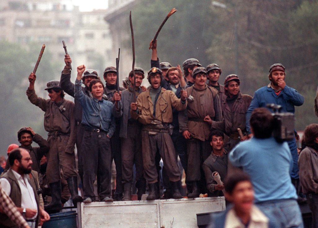 36 de ani de la Mineriada din iunie 1990, un episod deosebit de violent în istoria post-revoluționară a României. 2 36 de ani de la Mineriada din iunie 1990 un episod deosebit de violent in istoria post revolutionara a Romaniei