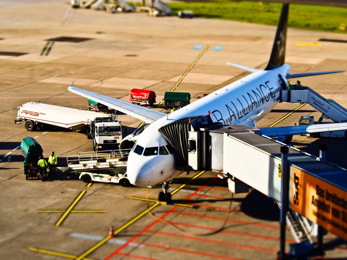 Aeroporturile dintr o important capitala europeana avertizeaza ca ar putea suspenda noul sistem UE de control al pasapoartelor in plin sezon estival pentru a evita haosul aerian