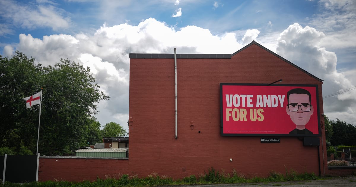 Andy Burnham își îndreaptă atenția asupra localității în contextul apropiatului vot din Makerfield 2 Andy Burnham isi indreapta atentia asupra localitatii in contextul apropiatului vot din Makerfield