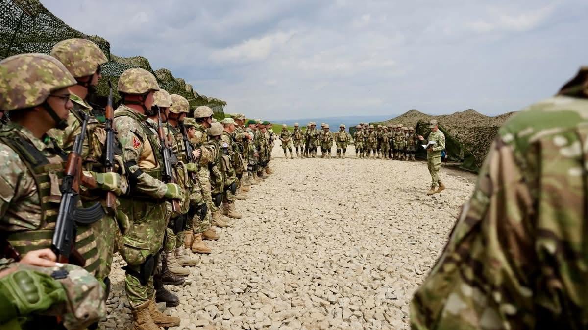 Atentie clujeni Coloane militare cu mii de soldati vor traversa judetul Soferii trebuie sa le acorde prioritate si sa pastreze distanta fata de vehiculele blindate