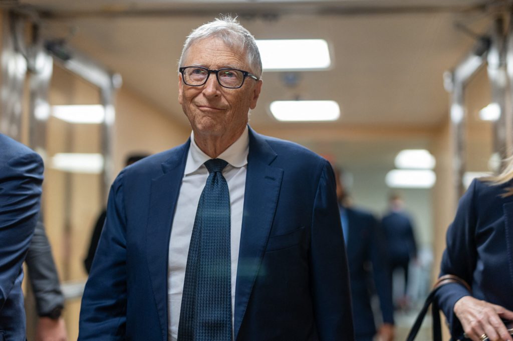 Bill Gates audiat in fata Congresului SUA in legatura cu cazul Epstein Epstein ar fi contribuit la tratamentul unei infectii sexuale a acestuia