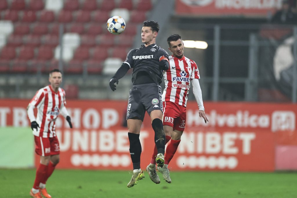 Bursa transferurilor Rapid il semneaza pe un international din Muntenegru in timp ce UTA transfera un fundas de la Unirea Slobozia