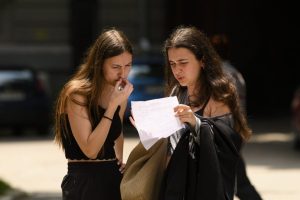 Ce oper va fi la examenul de bacalaureat 2026 la limba romn ion i enigma otiliei sunt printre favorite pe o platform asemanatoare cu polymarket