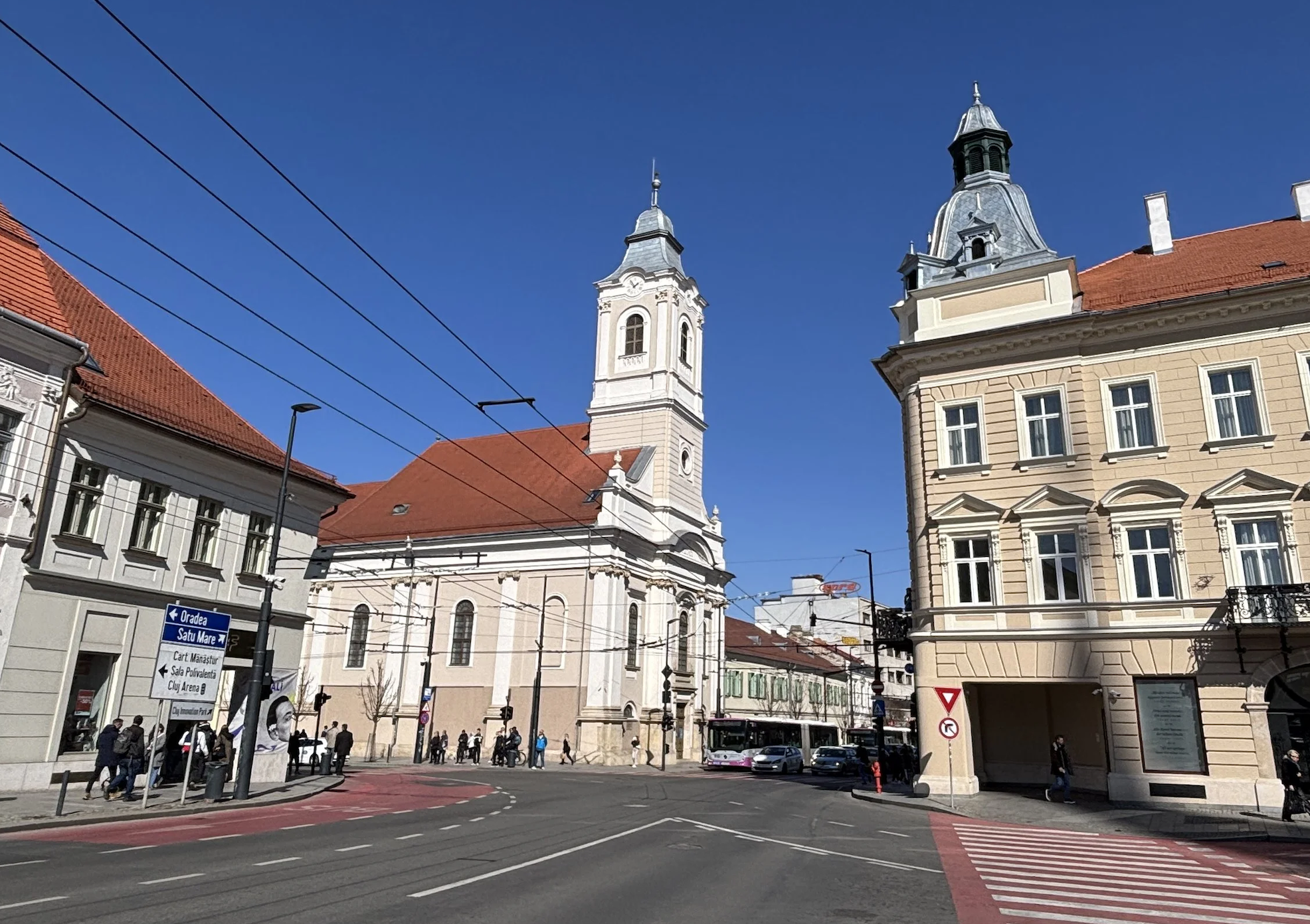 Clujenii aleg chiria în detrimentul ratelor: 3 din 4 persoane doresc să închirieze. Gheorgheni și Centrul sunt cele mai căutate zone din oraș în prezent. 2 Clujenii aleg chiria in detrimentul ratelor 3 din 4 persoane doresc sa inchirieze Gheorgheni si Centrul sunt cele mai cautate zone din oras in prezent