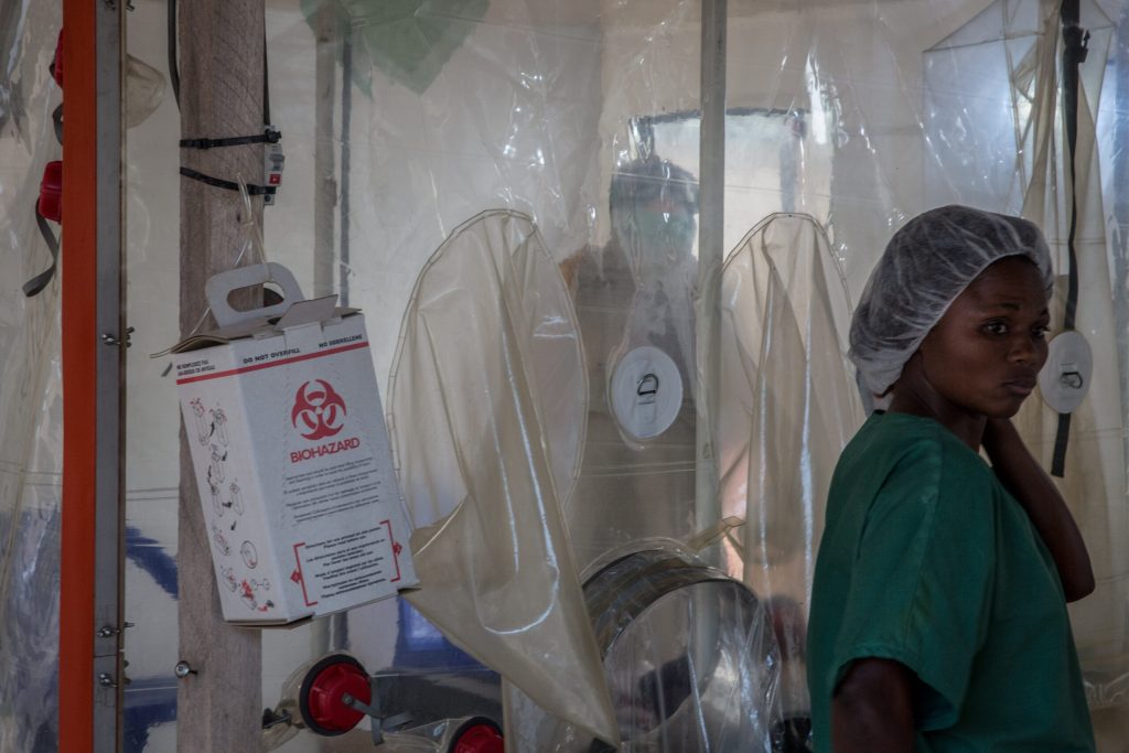 Doi barbati din Brazilia suspectati de Ebola au fost plasati in carantina