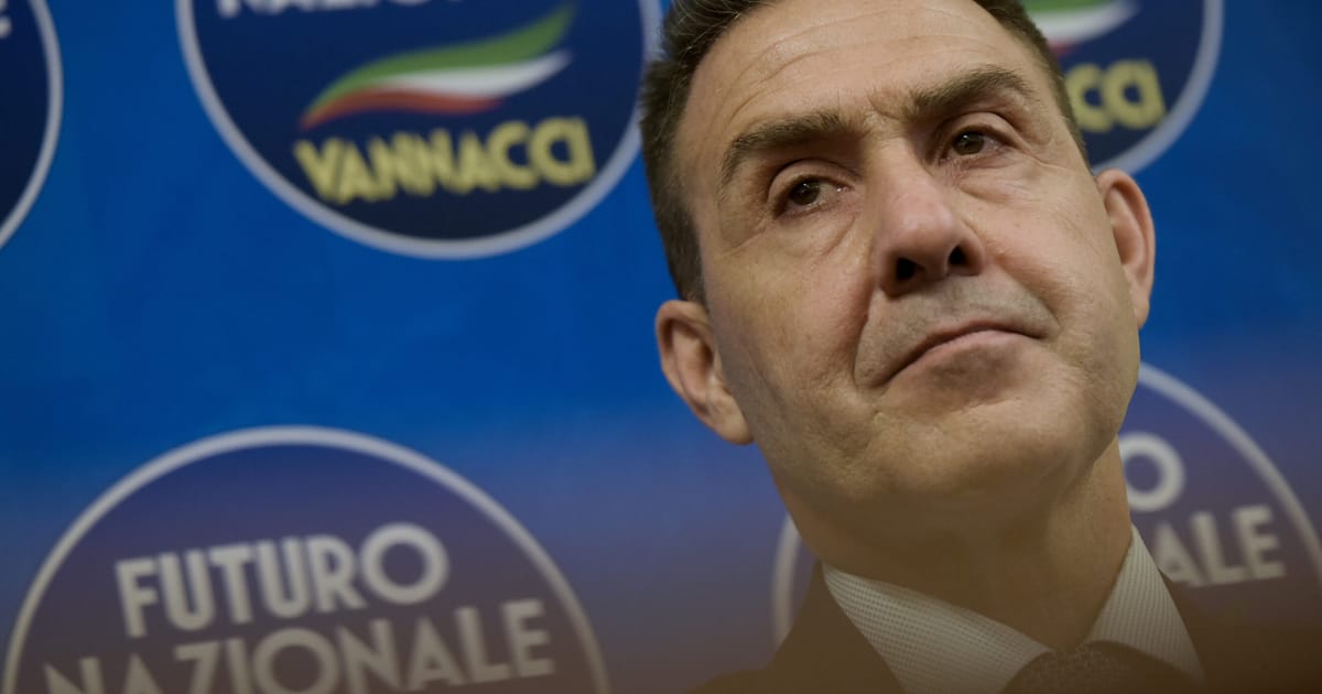 Generalul de extrema dreapta schimba politica italiana