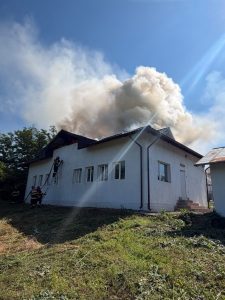 Incendiu la o gradinita din Prahova generat de un acoperis in flacari Copiii au fost evacuati in conditii de siguranta