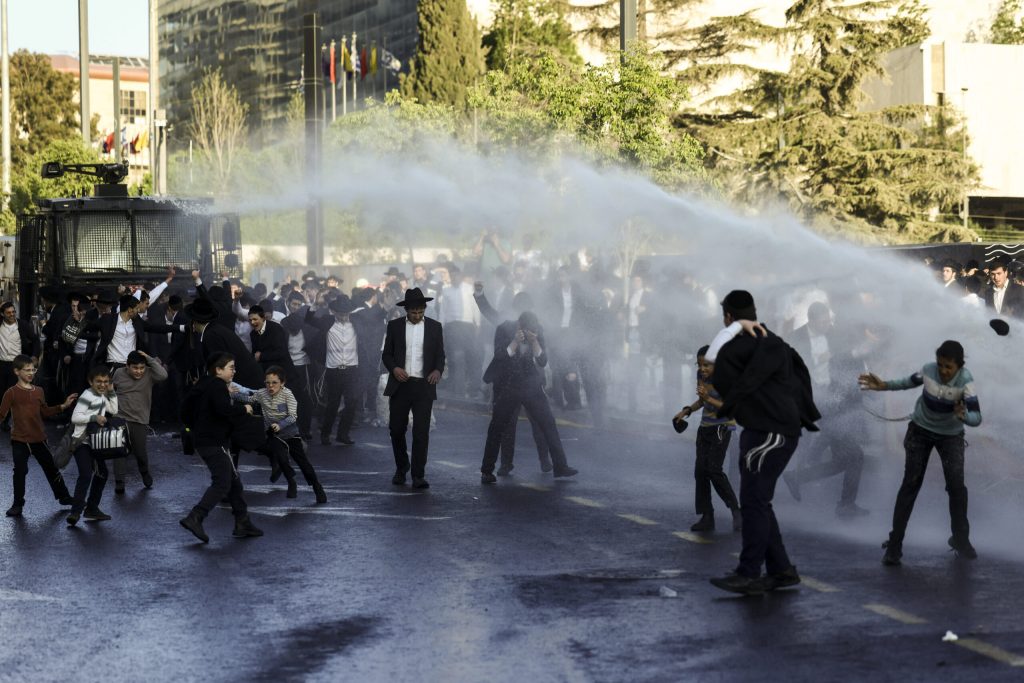 Israelul se confrunta cu dificultati considerabile dupa protestele impotriva serviciului militar obligatoriu