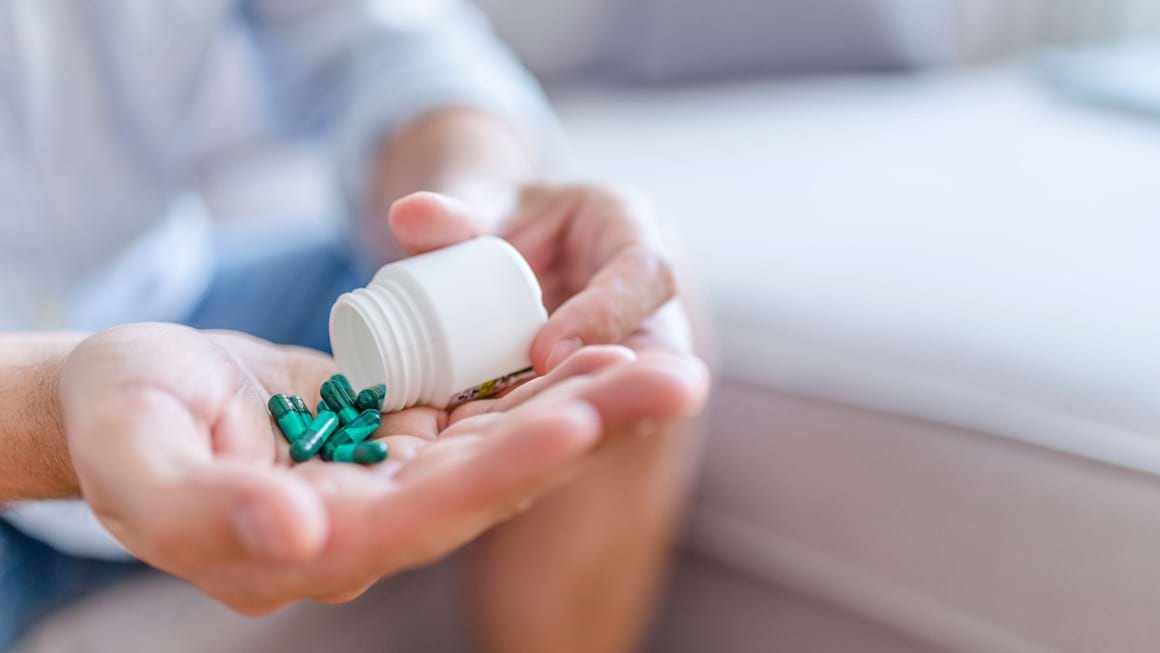 Medicamentele expirate din dulap iti pot contamina apa si solul fara sa iti dai seama Iata unde le poti preda in judetul Cluj pentru a evita sa cauzi daune involuntare lista completa