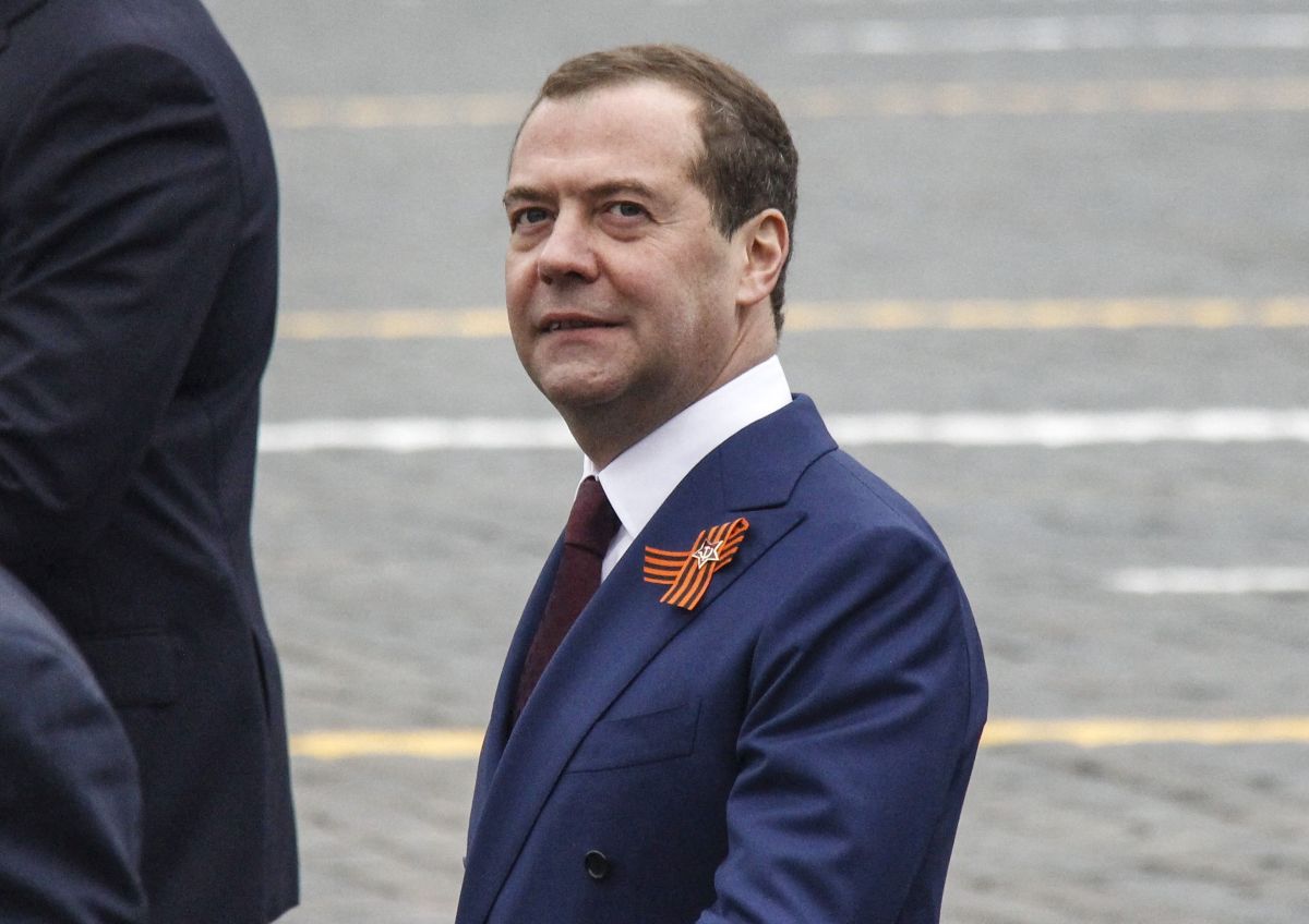 Medvedev revine cu o provocare a publicat un videoclip cu inteligenta artificiala in care liderii occidentali sunt tociti intr un tocator
