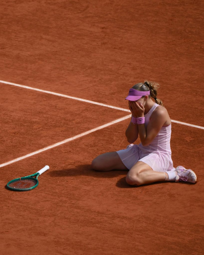 Mirra Andreeva a învins-o pe Maja Chwalinska și a câștigat titlul la Roland Garros. 2 Mirra Andreeva a invins o pe Maja Chwalinska si a castigat titlul la Roland Garros