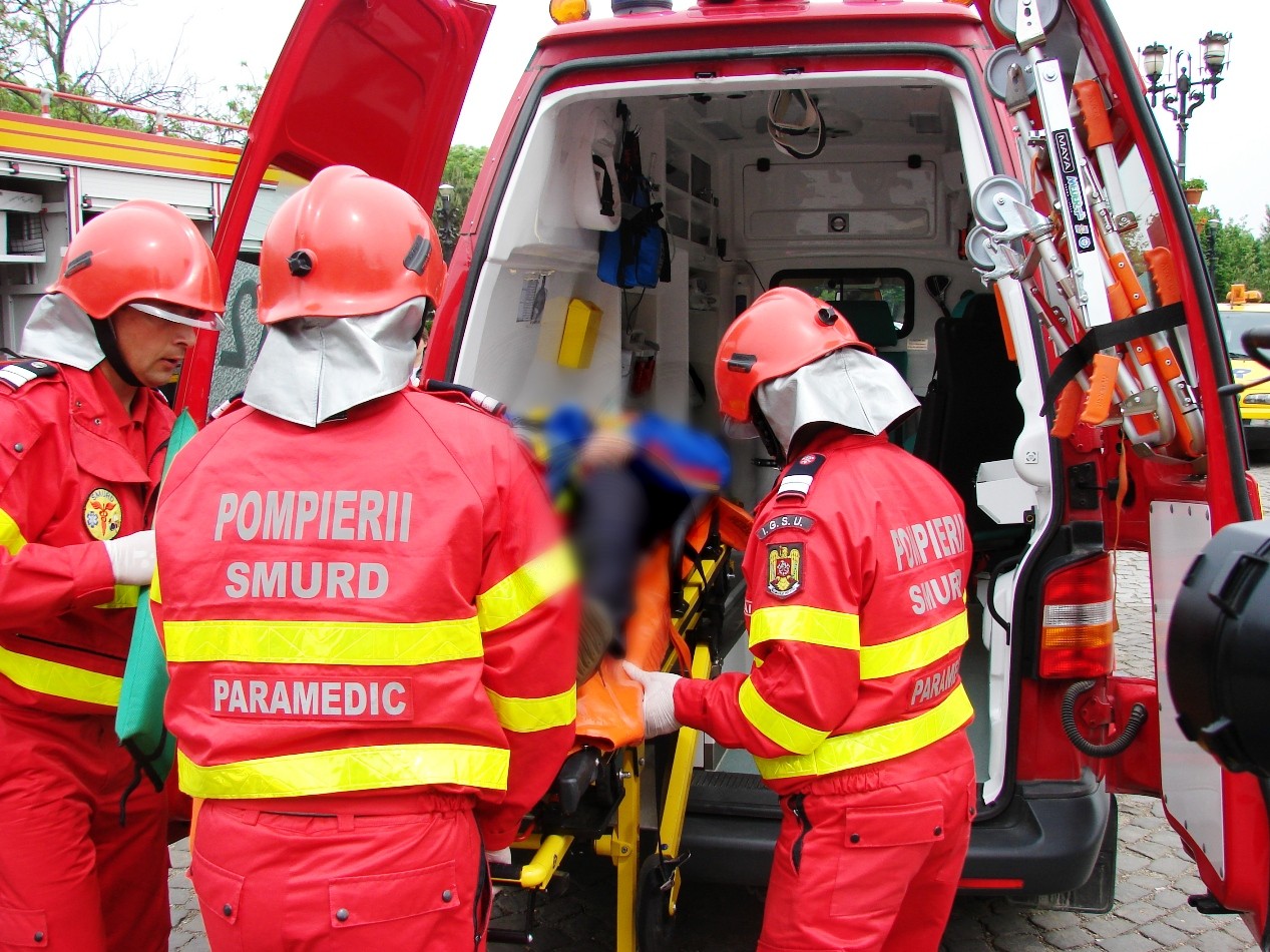 O femeie de 70 de ani este în stare gravă după ce a fost accidentată de o mașină în Cluj-Napoca. 2 O femeie de 70 de ani este in stare grava dupa ce a fost accidentata de o masina in Cluj Napoca