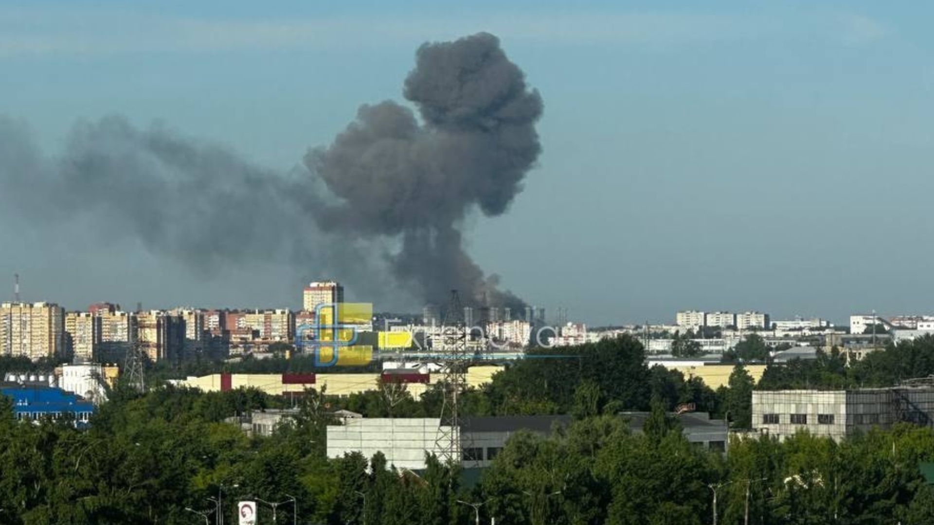 O rafinărie de petrol și o fabrică de echipamente electronice militare din Rusia, atacate în timpul raidurilor aeriene nocturne. 2 O rafinarie de petrol si o fabrica de echipamente electronice militare din Rusia atacate in timpul raidurilor aeriene nocturne