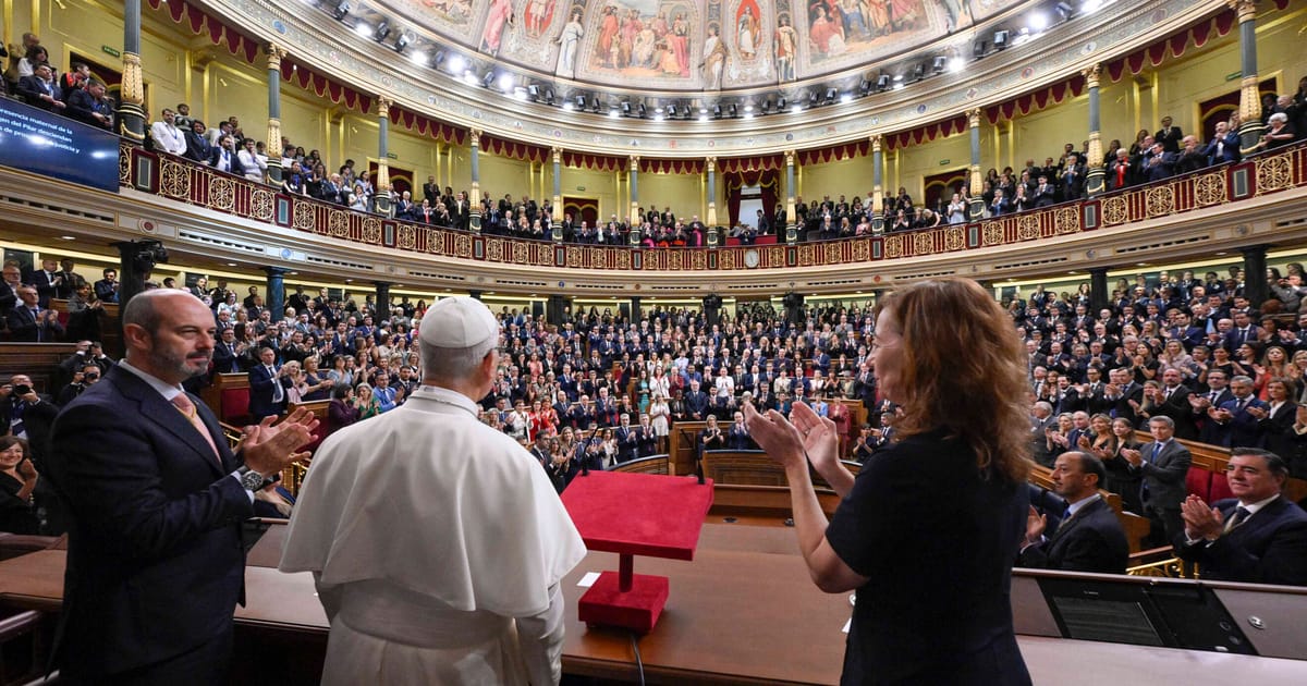 Papa Leo sustine integrarea migrantilor si critica partidele de dreapta din Spania