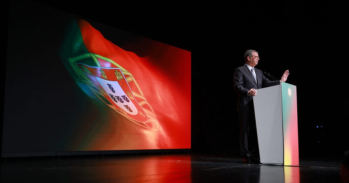 Președintele Portugaliei a refuzat legea care interzice steagurile „ideologice” 2 Presedintele Portugalsiei a refuzat legea care interzice steagurile ideologice