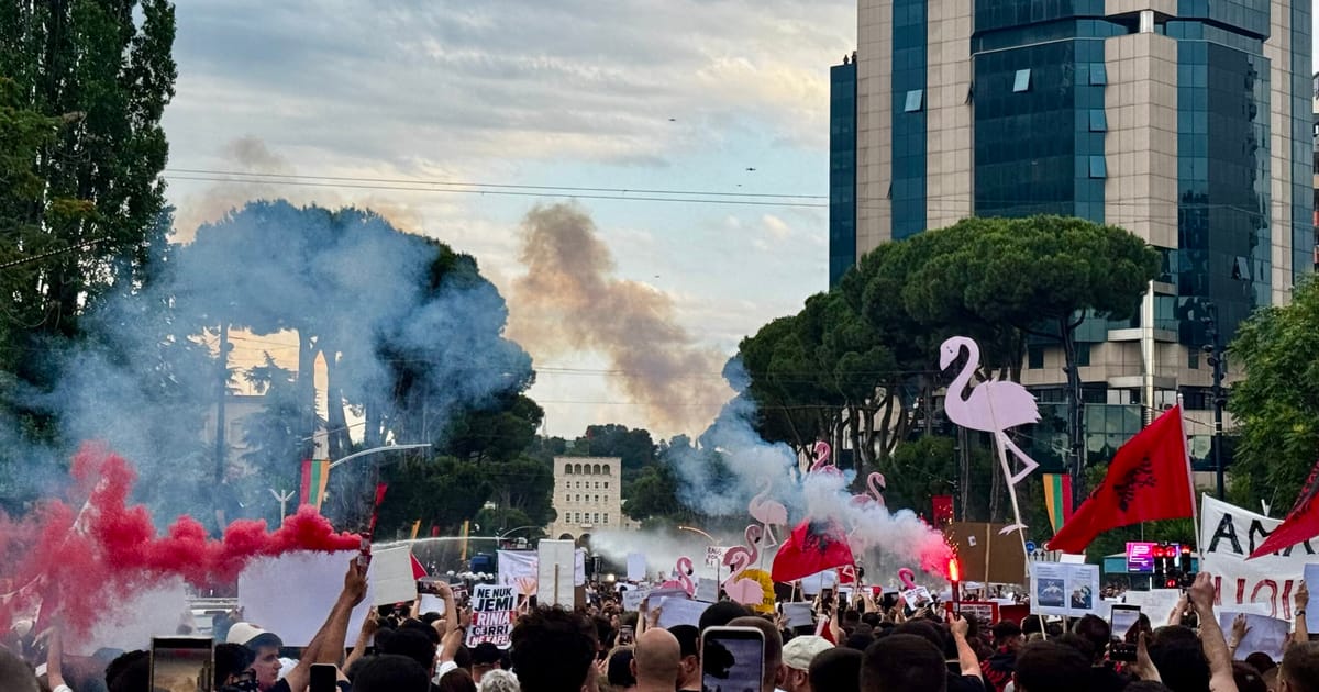 Revolutia flamingo din Albania in plina expansiune vizeaza statiunea lui Jared Kushner