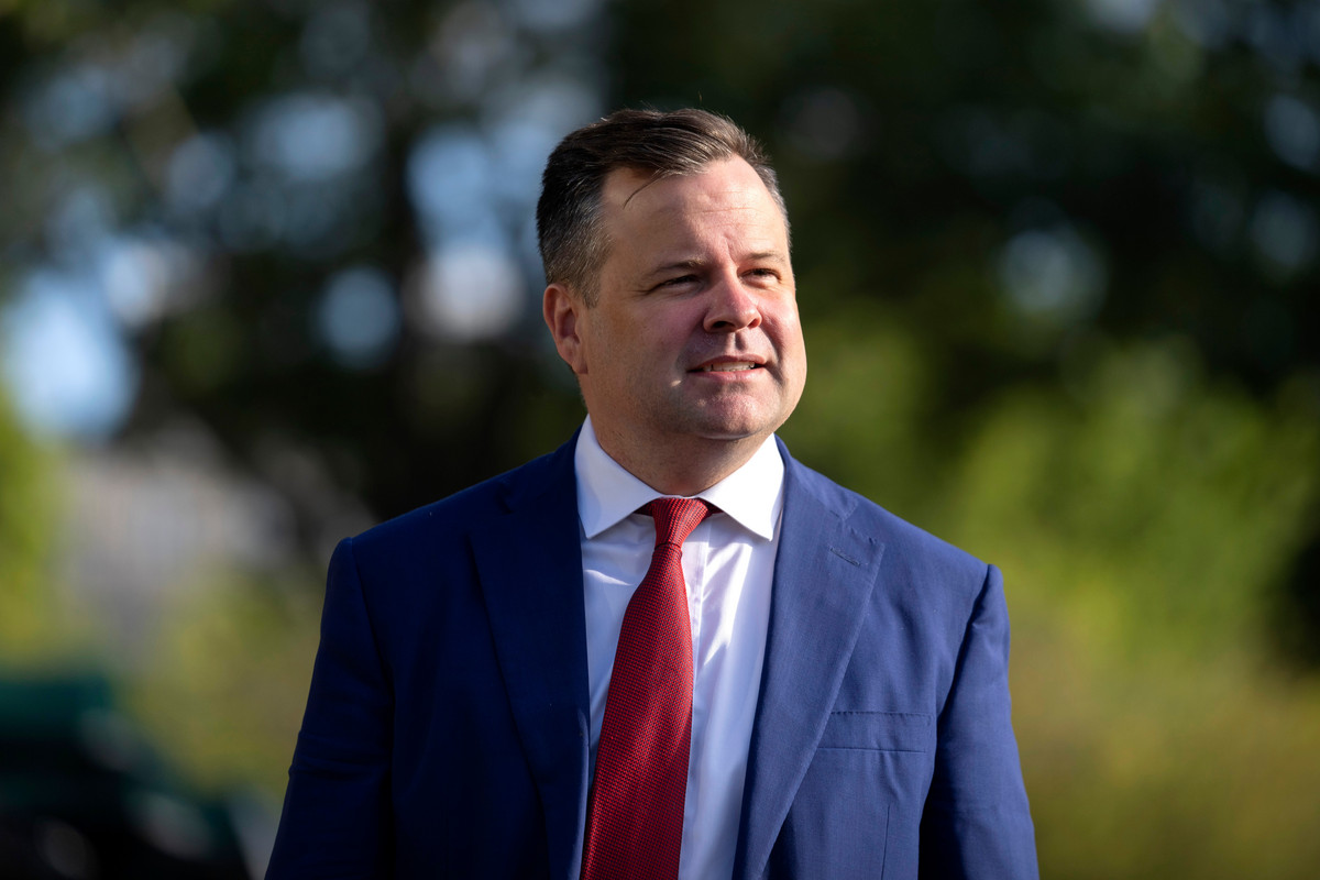 Trump afirmă că i-a solicitat lui Pulte desființarea agenției de informații. 2 Trump afirma ca i a solicitat lui Pulte desfiintarea agentiei de informatii