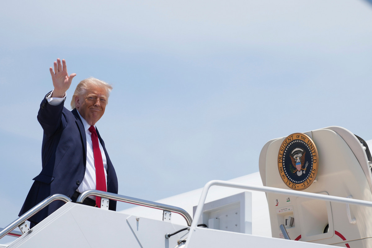 Trump va avea întâlniri cu companii de inteligență artificială pentru a discuta planul de împărțire a profitului cu guvernul, săptămâna viitoare. 2 Trump va avea intalniri cu companii de inteligenta artificiala pentru a discuta planul de impartire a profitului cu guvernul saptamana viitoare