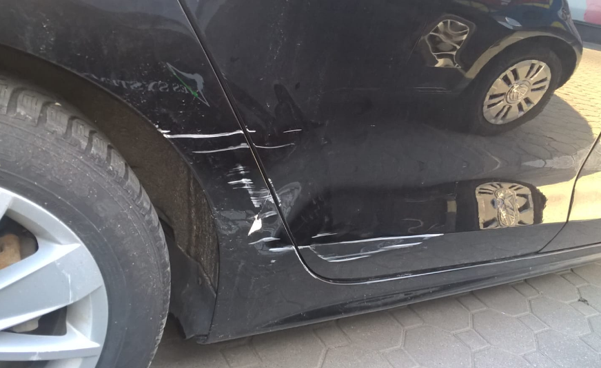 Un clujean a deteriorat 21 de masini intr un singur atac in doar 30 de minute Modalitatea prin care a realizat o asemenea performanta ramane greu de explicat Politia l a prins