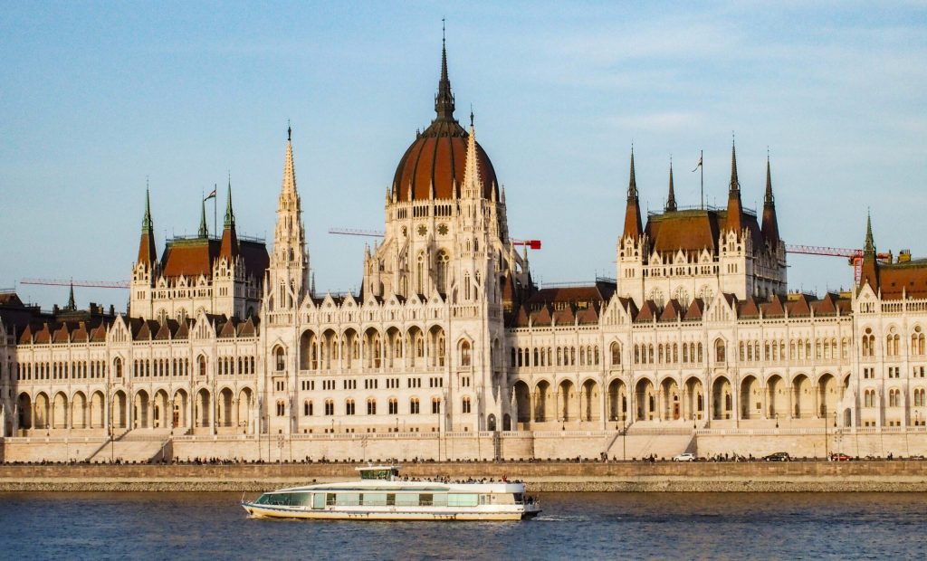 Ungaria se pregateste pentru adoptarea euro Magyar anunta cand ar putea fi indeplinite conditiile