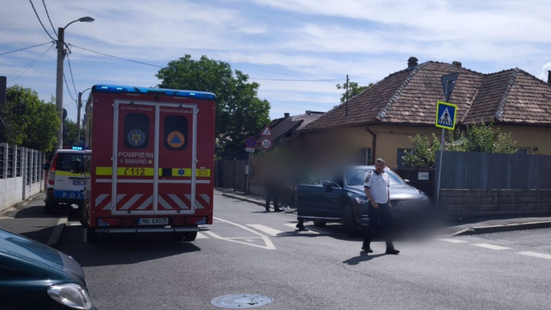 Cum s-a întâmplat accidentul de pe strada Jiului din Cluj, în care un bărbat a fost prins între o mașină și un gard: A fost resuscitat la fața locului. 2 cum s a ntamplat accidentul de pe strada jiului din cluj in care un barbat a fost prins intre o masina si un gard a fost resuscitat la fata locului