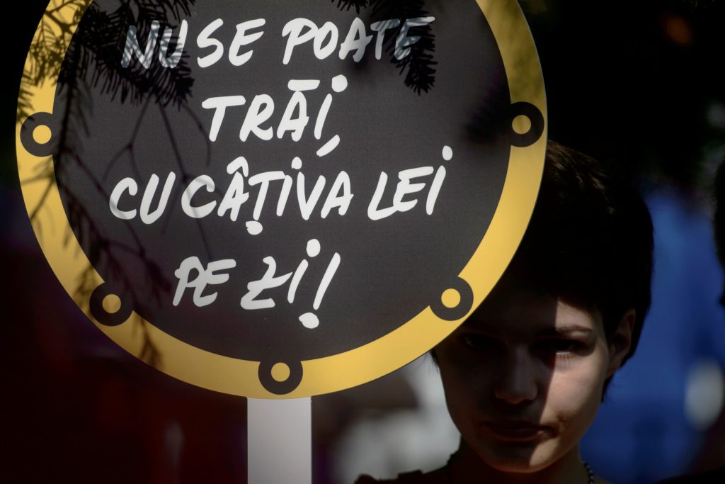 paradox chiar daca salariul minim va creste pe 1 iulie beneficiarii sai devin mai saraci