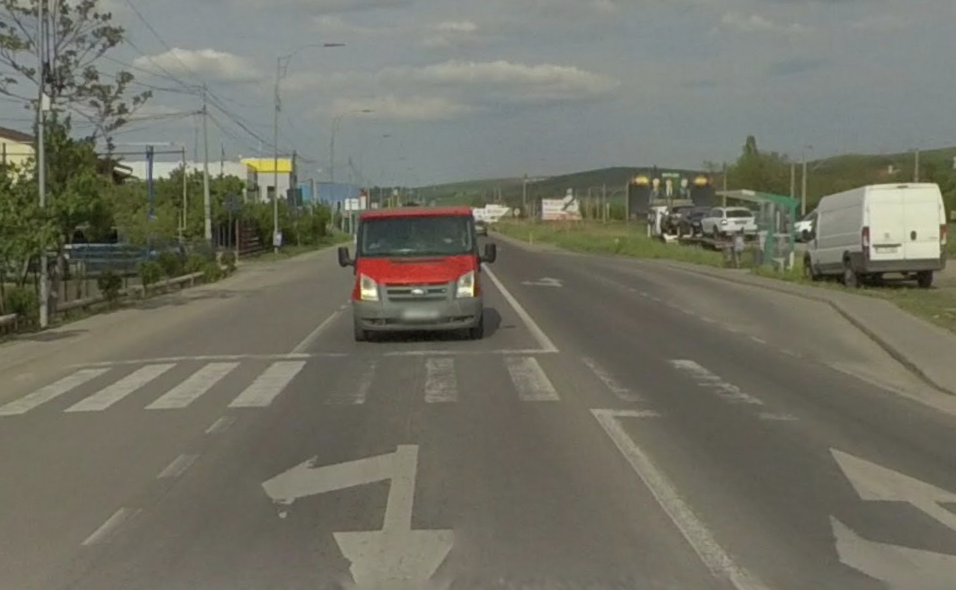 trecerea de pietoni din cluj unde iti poti pune viata in pericol la fiecare traversare o femeie a fost aproape lovita in momentul in care traversa strada ce s ar fi intamplat daca era un copil