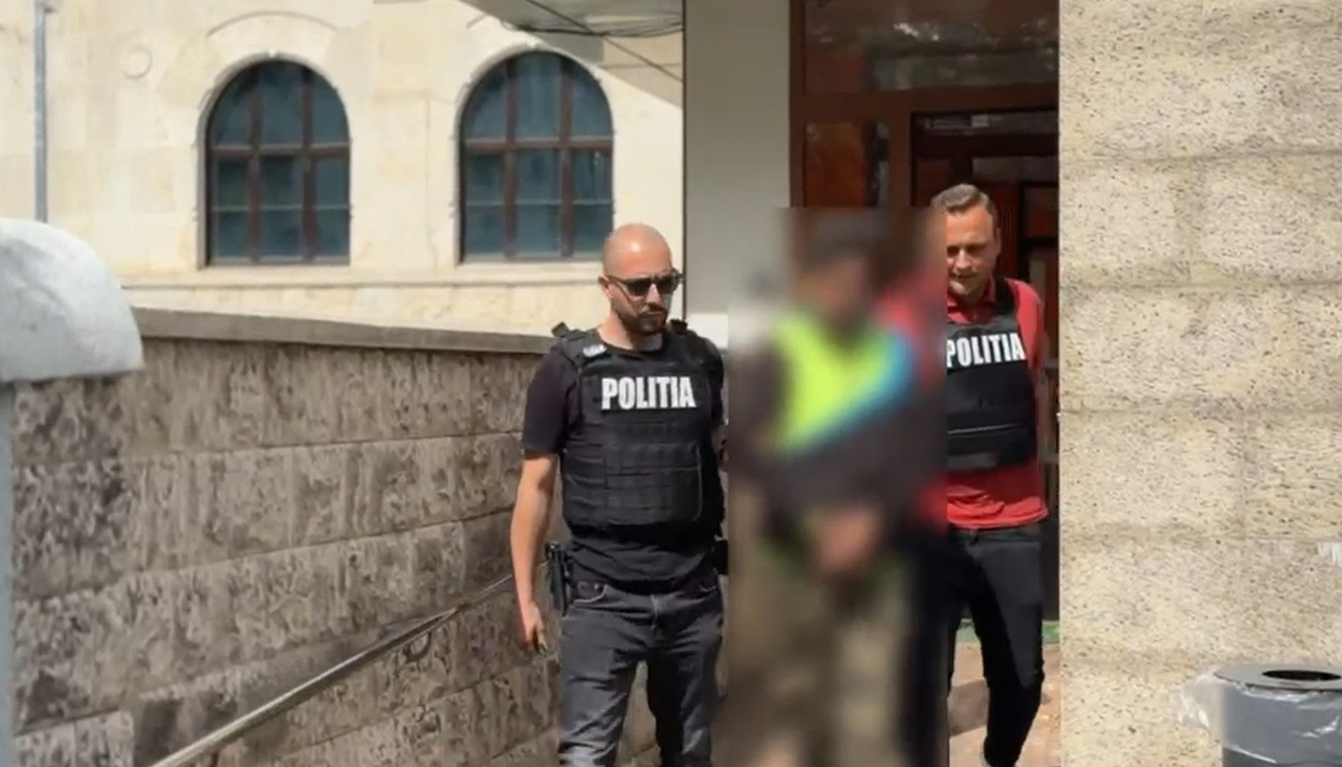 video incident socant in cluj un barbat a fost agresat si jefuit de un alt barbat care a intrat in locuinta sa fiind terorizat timp de cateva zile