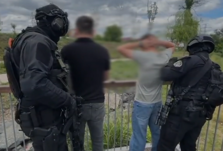 VIDEO. O femeie din Cluj a fost păcălită cu 100.000 lei de doi tineri de 19 ani din Moldova și Ucraina prin metoda „Creditul”. 3 video o femeie din cluj a fost pacalita cu 100000 lei de doi tineri de 19 ani din moldova si ucraina prin metoda creditul