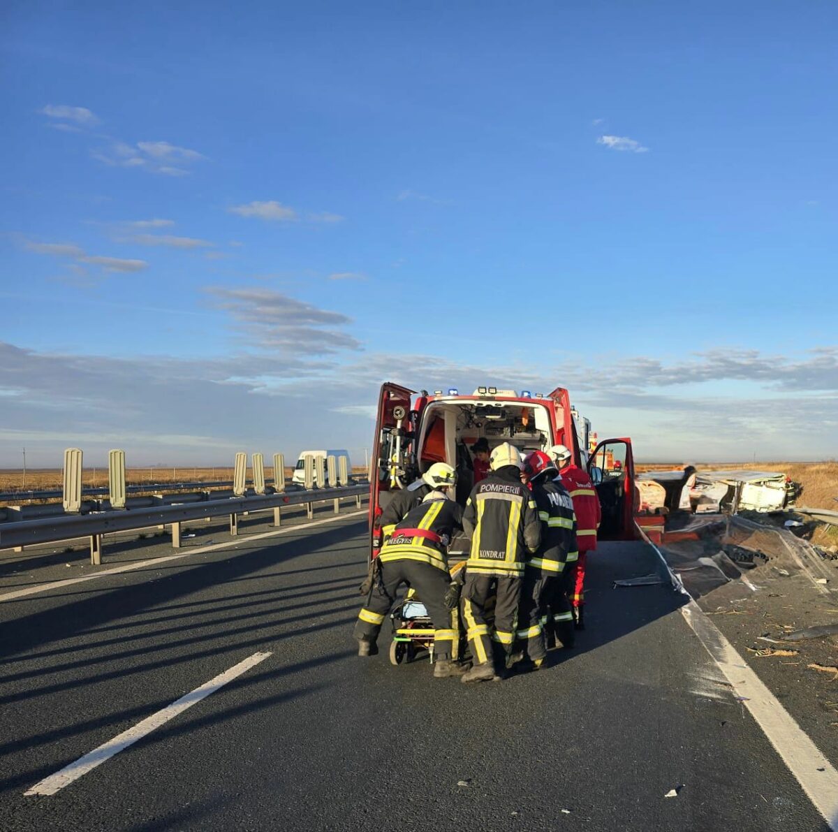 Accident pe drumul spre Litoral: doi copii răniți în urma coliziunii a trei mașini 2 Accident pe drumul spre Litoral doi copii raniti in urma coliziunii a trei masini