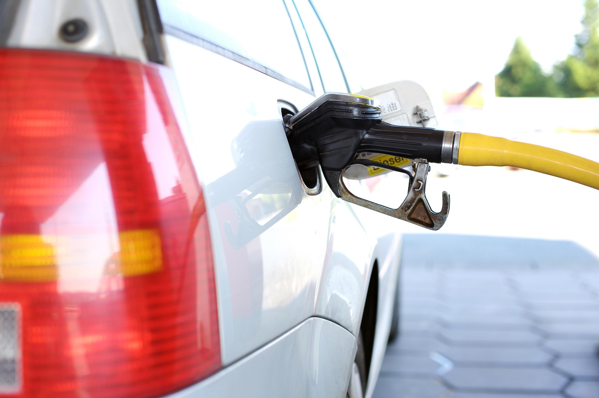 Ce se ascunde in spatele preturilor la carburant Un expert analizeaza o situatie uimitoare