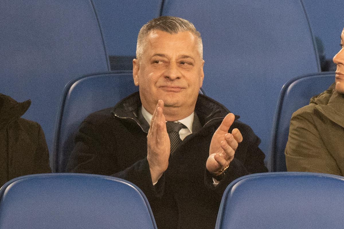 Ceasul ticăie pentru CFR Cluj: Ioan Varga are termen până la miezul nopții să achite datoriile de 1,5 milioane de euro, riscând excluderea din competițiile europene. 2 Ceasul ticaie pentru CFR Cluj Ioan Varga are termen pana la miezul noptii sa achite datoriile de 15 milioane de euro riscand excluderea din competitiile europene