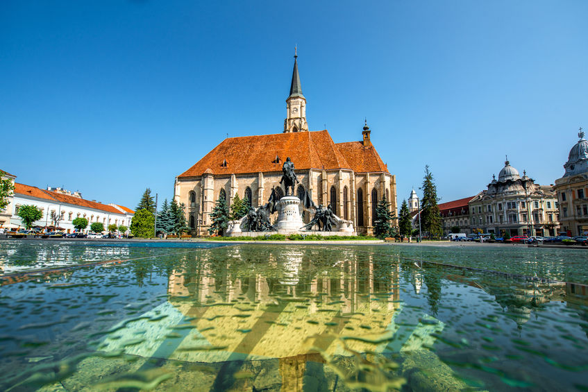 Cluj-Napoca rămâne o destinație turistică atrăgătoare, chiar și în contextul unei scăderi naționale: județul ocupă locul trei în țară, la egalitate cu destinații de top. 2 Cluj Napoca ramane o destinatie turistica attractive chiar si in contextul unei scadere nationale judetul ocup locul trei in tara la egalitate cu destinatii de top