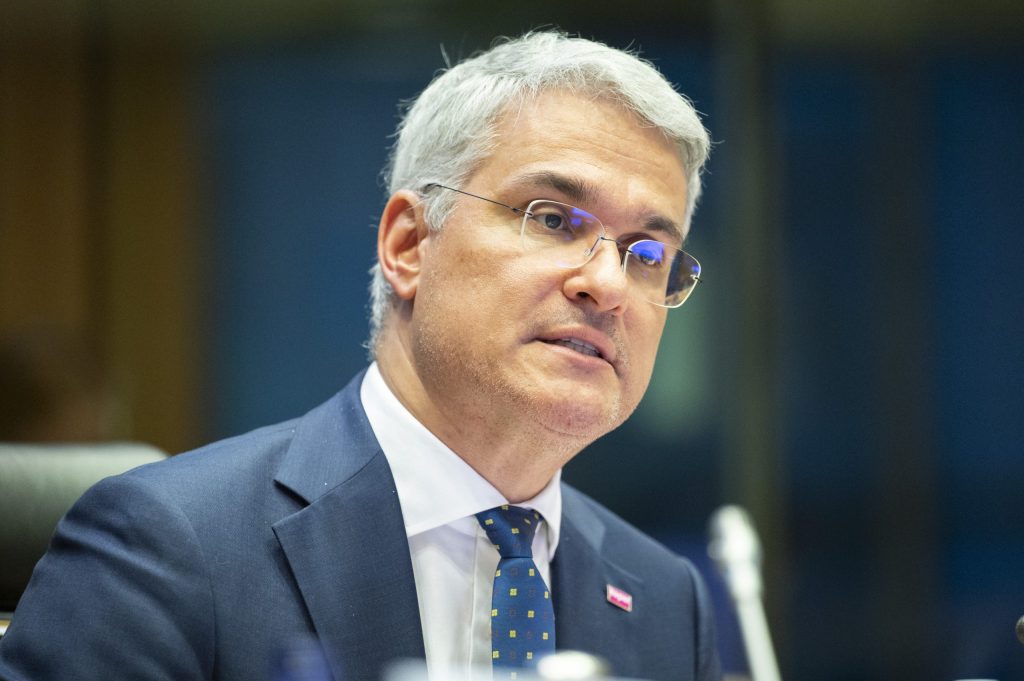 Clujul a preluat 36 de persoane vulnerabile relocate din Bihor: Ministrul Muncii dispune verificări săptămânale în toate centrele. 2 Clujul a preluat 36 de persoane vulnerabile relocate din Bihor Ministrul Muncii dispune verificari saptamanale in totate centrele