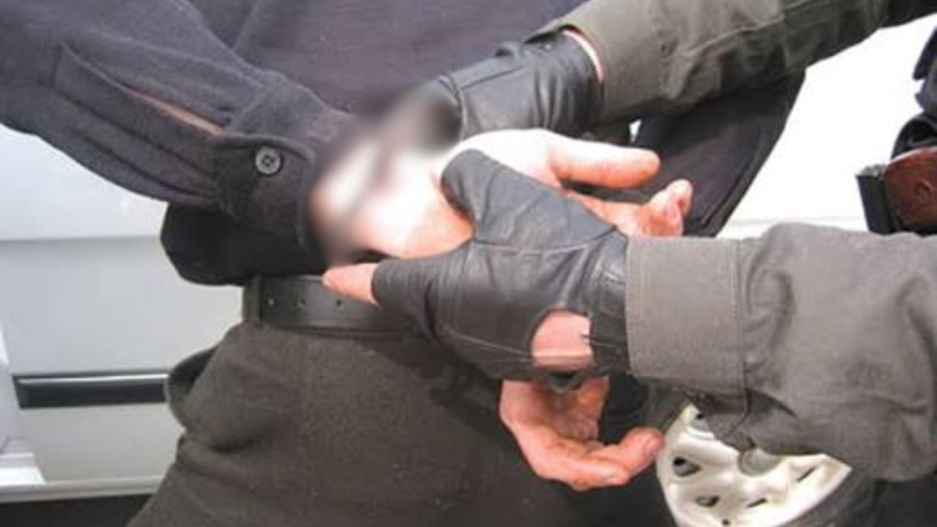 DIICOT Cluj loveste puternic crima organizata Grupul suspectat de trafic de substante interzise capturat in urma perchezitiilor si retinerilor in lant