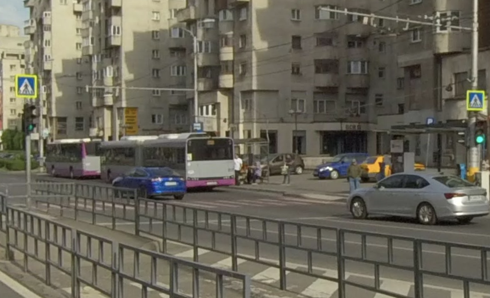 Doar 17 secunde pentru a traversa 6 benzi in Cluj Napoca Un clujean a sesizat authoritatile Nici mamele cu carucioare nu reusesc sa treaca