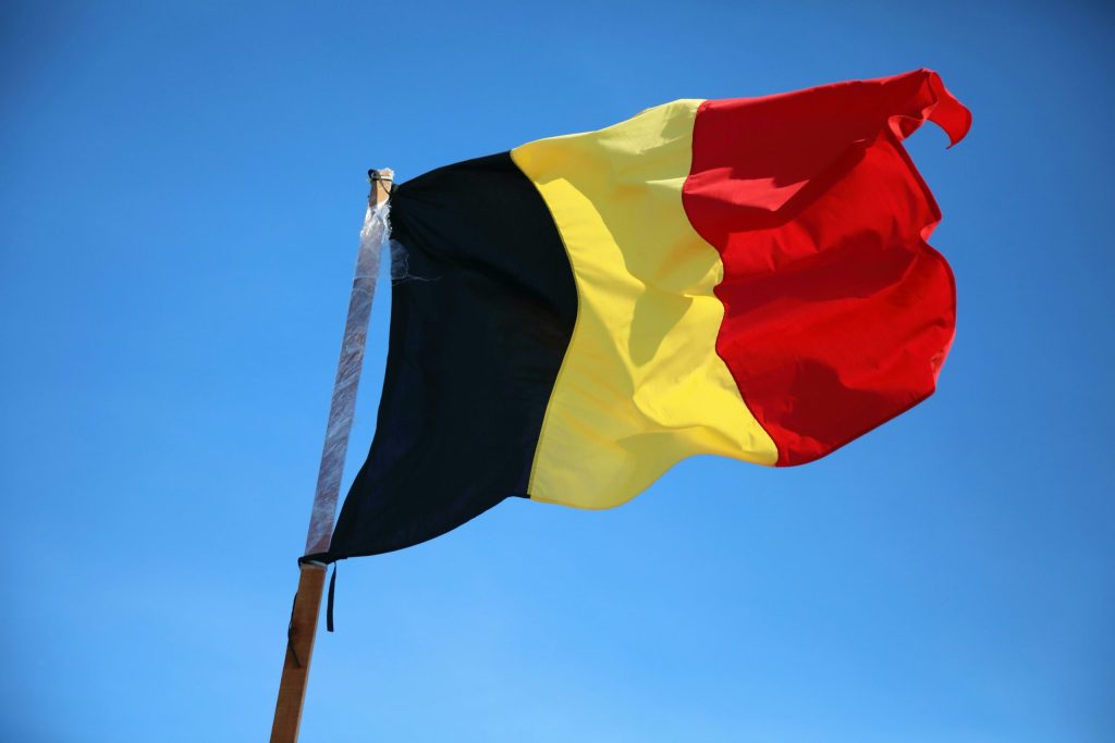 Doi romani implicati in incendiul din Bruxelles unul a murit iar altul se afla in stare grava